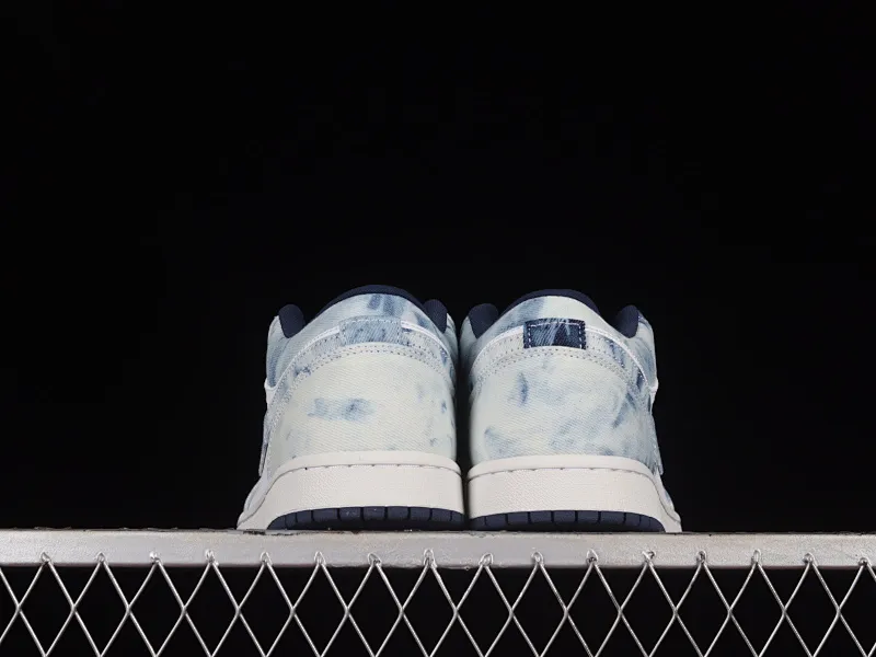 All categories Air Jordan Jordan series basketball shoes Air Jordan 1 Low G version pure original Air Jordan 1 Low "Lce Blue" AJ1 Joe 1 denim blue low-top basketball shoes CZ8455-100
